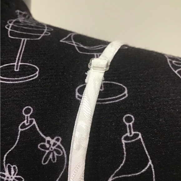 Adjustable white slip top embossed M/M - Picture 3 of 6